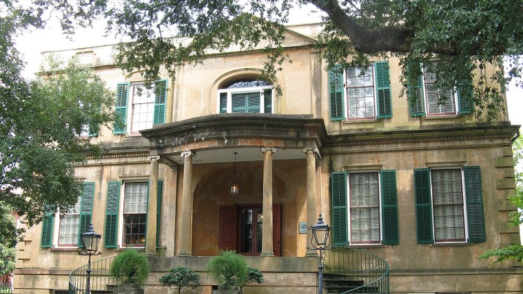 Owens-Thomas House - Regency Mansion and Slave Quarters