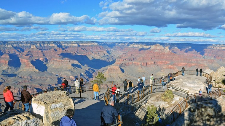 Mather Point - Your First Big Look