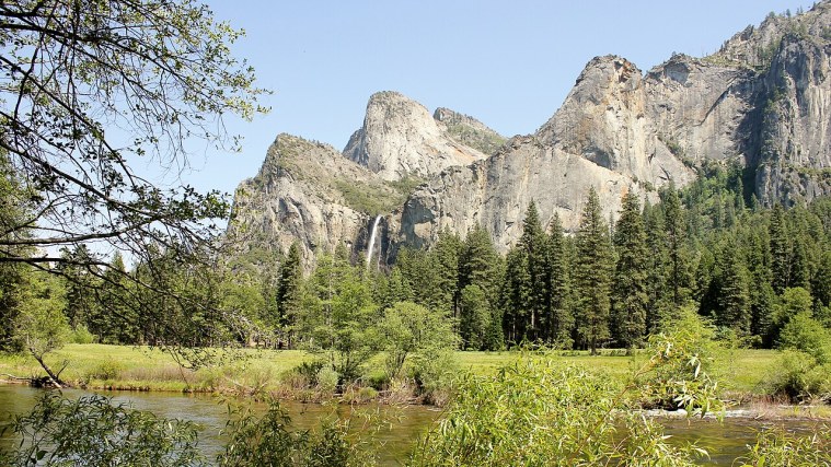 Bridalveil Fall - Spirit of the Puffing Wind