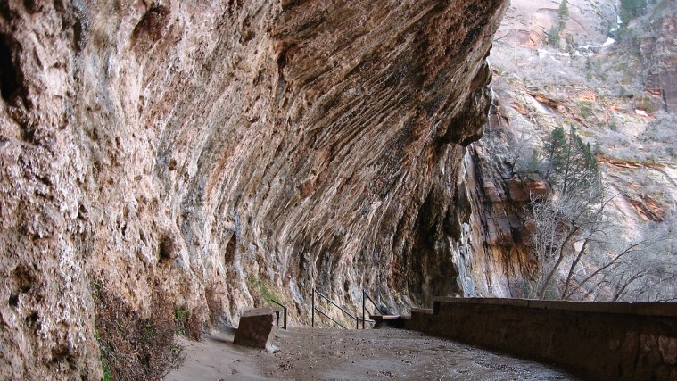 Weeping Rock - The Cliff That Cries