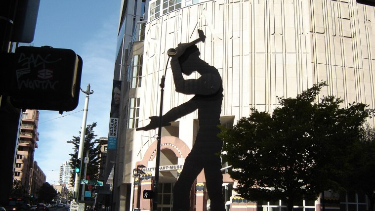 Seattle Art Museum - Meet Hammering Man