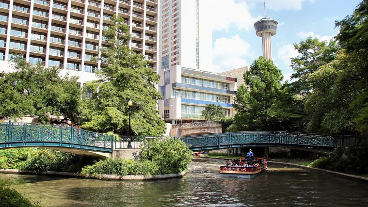 San Antonio River Walk and the Alamo