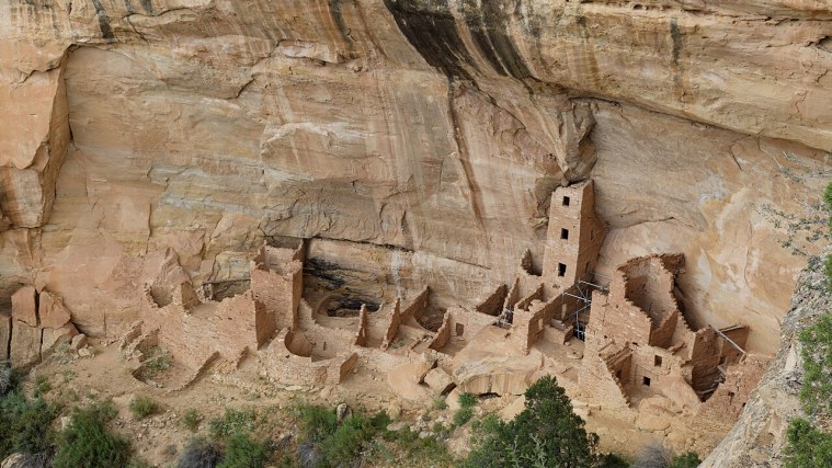 Square Tower House - The Tallest Walls