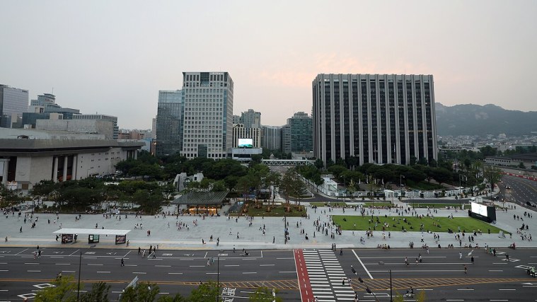 Gwanghwamun Square - The King Who Gave Korea Its Alphabet
