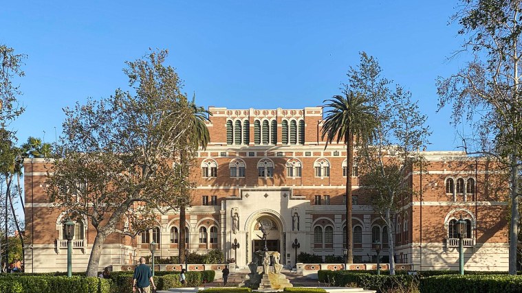 USC Campus Walk