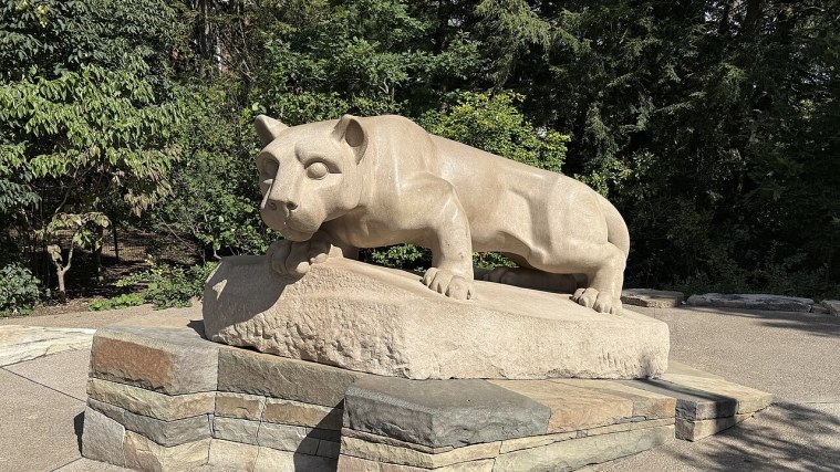 Nittany Lion Shrine - The Lion Everyone Lines Up For