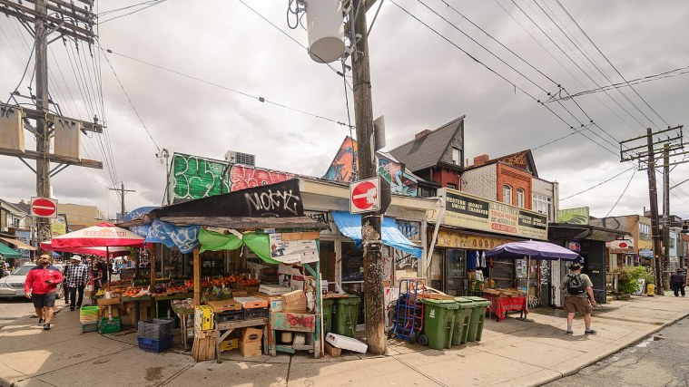 Kensington Market - The World on a Few Blocks