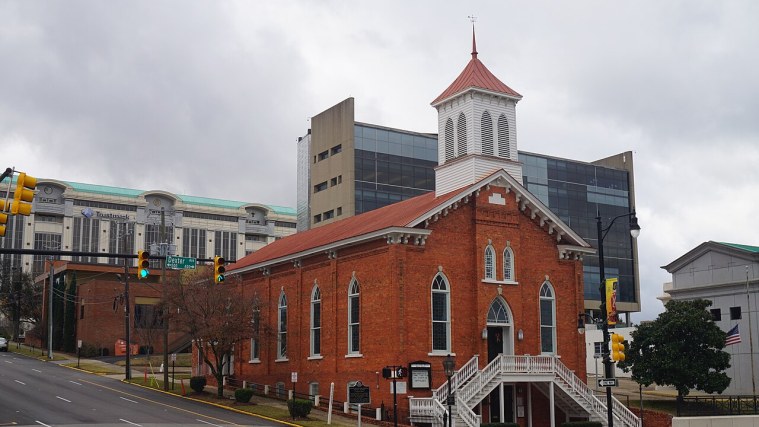 Dexter Avenue King Memorial Baptist Church - A Young Pastor's Pulpit